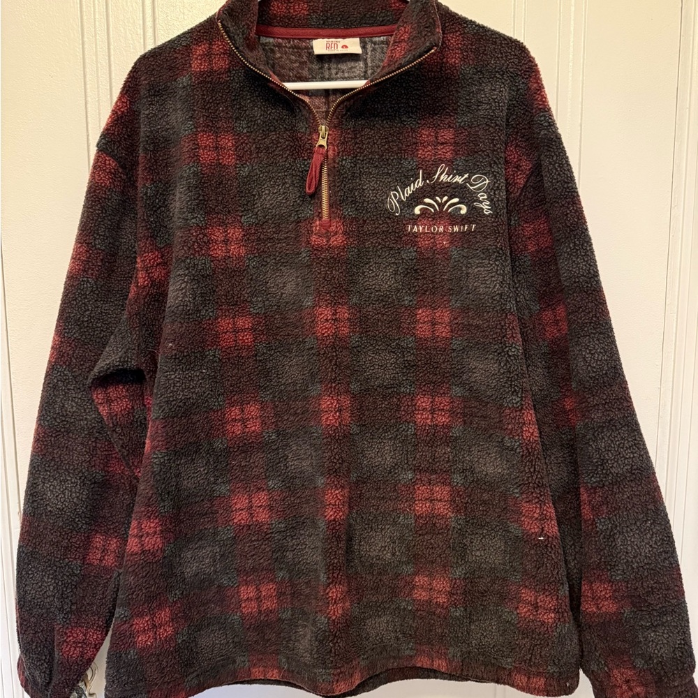 🧣 Taylor Swift “Plaid Shirt Days” quarter zip from Red TV era